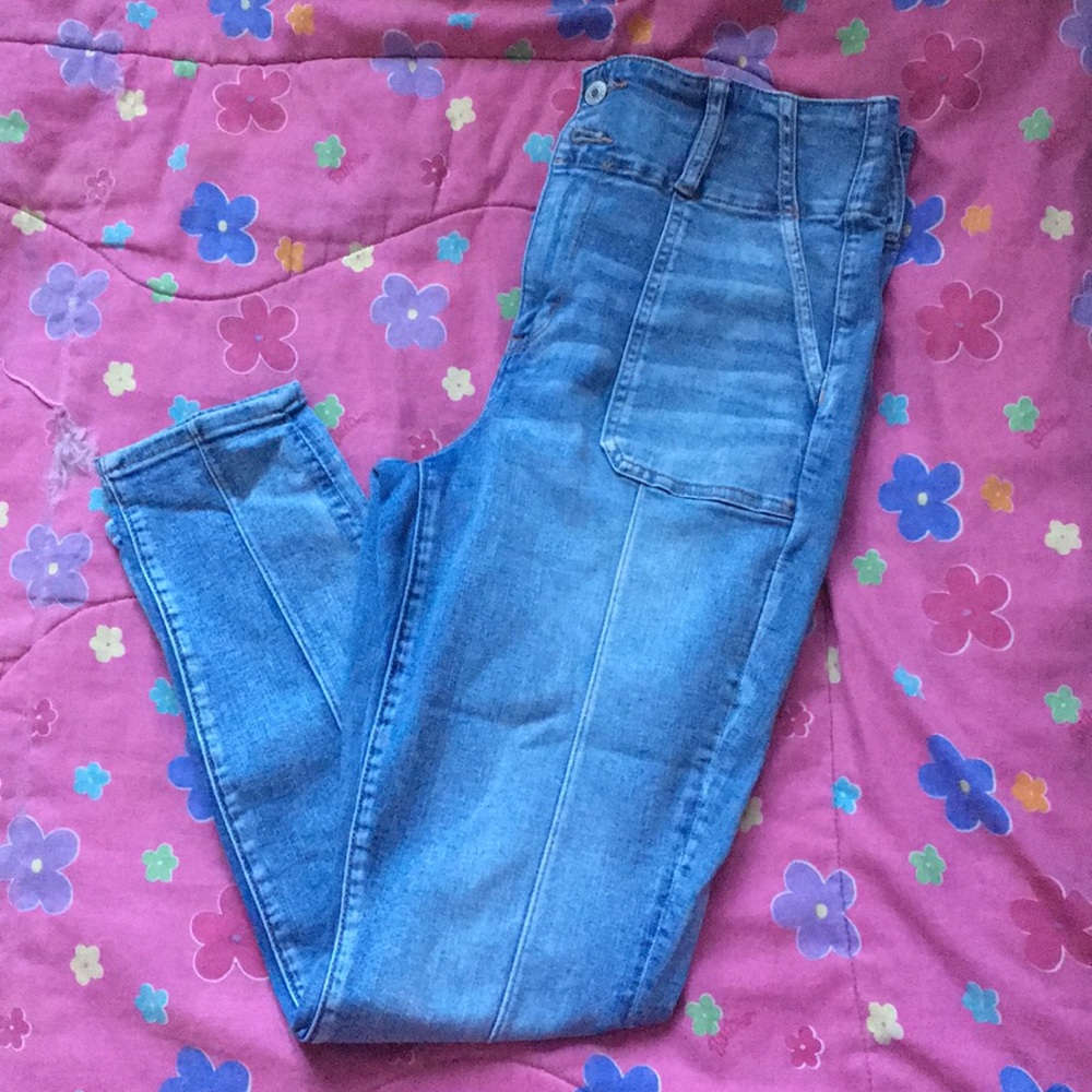 American Eagle Medium Wash Skinny Jeans